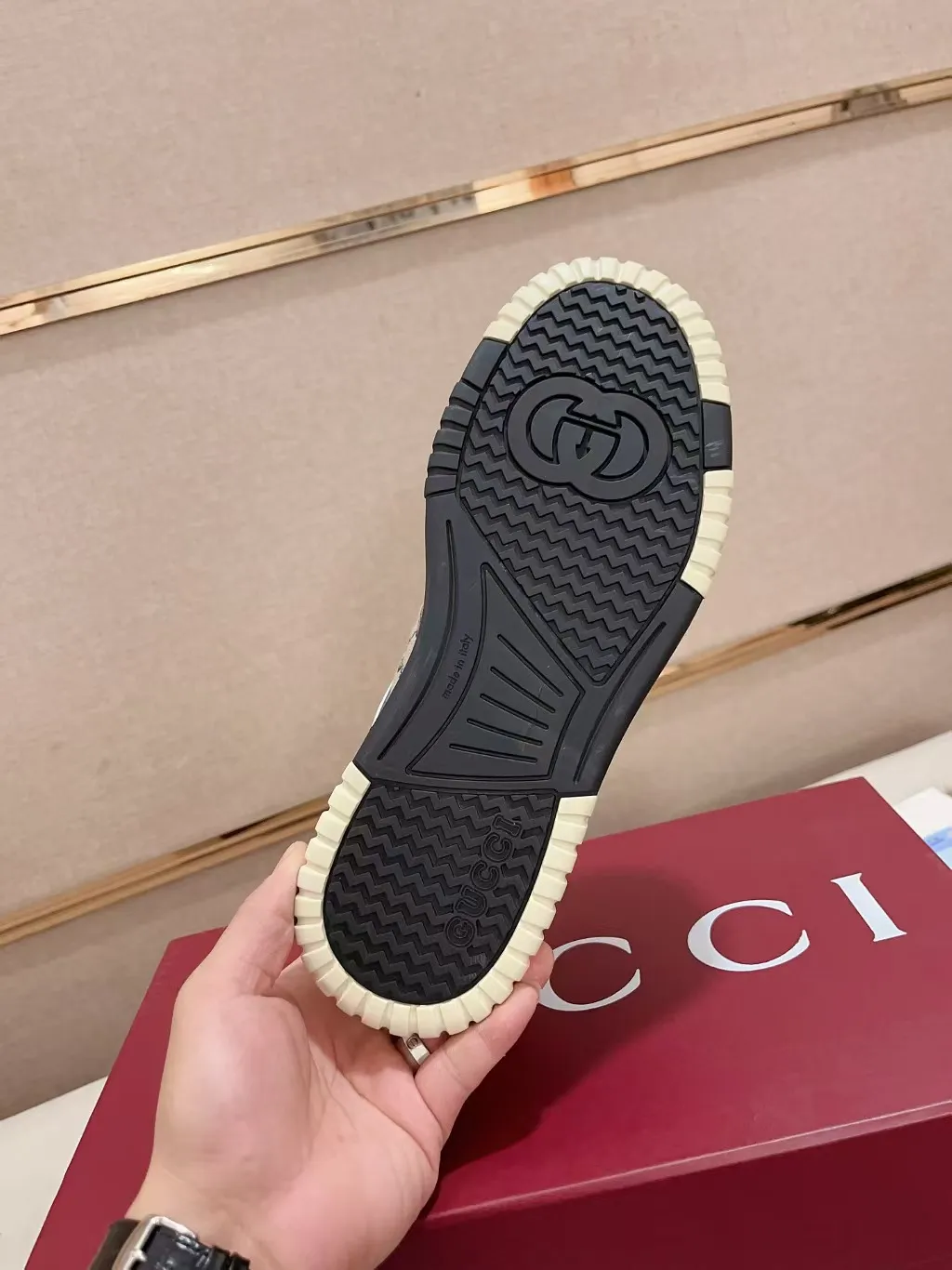 P440 new men's shoes GUCCI [Lightning] latest shoes are shipped. Original quality, fashionable, made of special materials, sheepskin lining, brand new packaging. The foot feels super comfortable and the workmanship is impeccable. Size: Men's 38-45, blue cloth